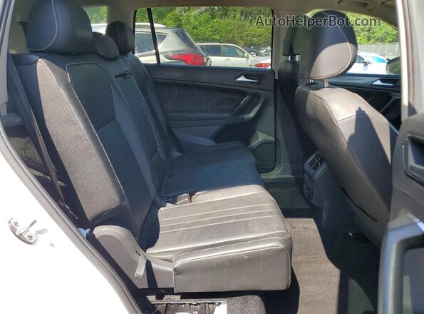 3VVNB7AX3PM009675 2023 VOLKSWAGEN TIGUAN White Вид задньої частини салону