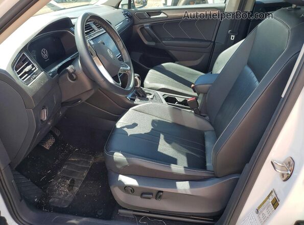 3VVNB7AX3RM195091 2024 VOLKSWAGEN TIGUAN White Front interior view