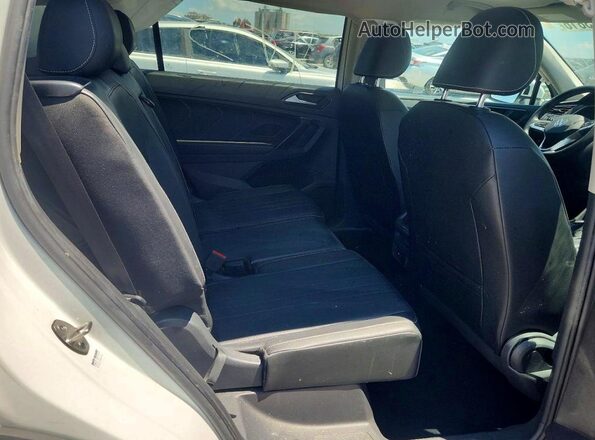 3VVNB7AX4PM018773 2023 VOLKSWAGEN TIGUAN White Вид задньої частини салону