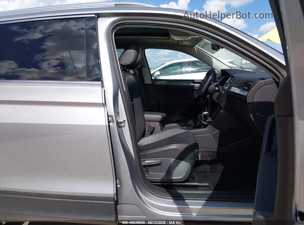 3VVNB7AX4RM065093 2024 VOLKSWAGEN TIGUAN Gray Вид салону спереду