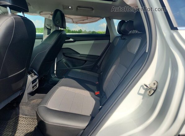 3VVPX7B25NM038752 2022 VOLKSWAGEN TAOS White Widok wnętrza z tyłu
