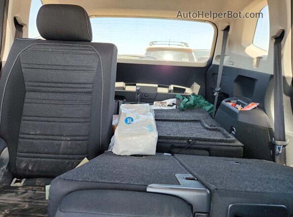 3VVRB7AX2PM034200 2023 VOLKSWAGEN TIGUAN Gray Вид задніх сидінь