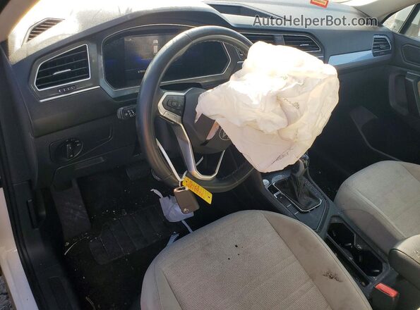 3VVRB7AX2PM065348 2023 VOLKSWAGEN TIGUAN White Առջևի վահանակի տեսք