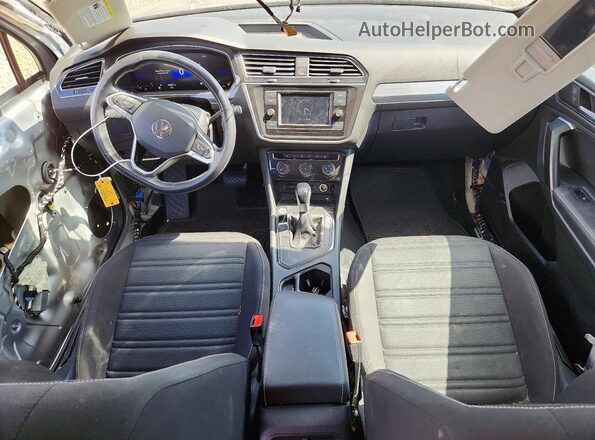 3VVRB7AX7PM110705 2023 VOLKSWAGEN TIGUAN Silver Widok deski rozdzielczej