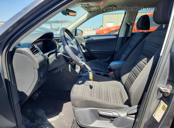 3VVRB7AX7RM018058 2024 VOLKSWAGEN TIGUAN Gray Սալոնի դիմացի տեսք
