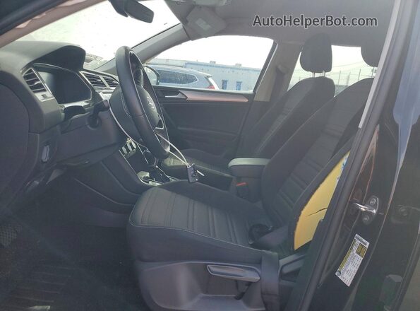 3VVRB7AX9PM032962 2023 VOLKSWAGEN TIGUAN Black Вид салону спереду