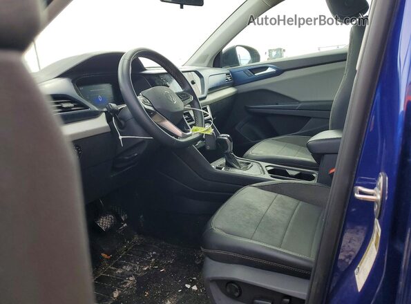 3VVRX7B21NM076519 2022 VOLKSWAGEN TAOS Синий Вид салона спереди