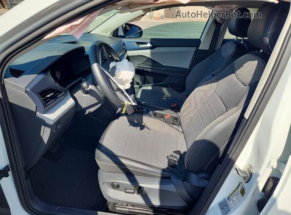3VVRX7B27NM021217 2022 VOLKSWAGEN TAOS White Vista interior delantera