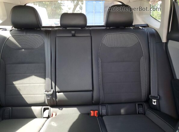 3VVRX7B28NM021498 2022 VOLKSWAGEN TAOS White Вид задніх сидінь