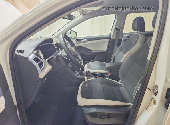 3VVSC7B2XTM002512 2026 VOLKSWAGEN TAOS White Front interior view