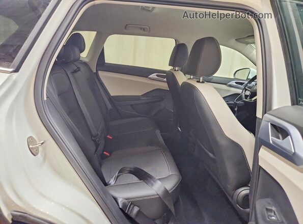 3VVSC7B2XTM002512 2026 VOLKSWAGEN TAOS White Rear interior view