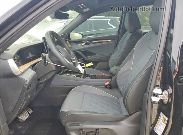 3VVUW7RM4TM055990 2026 VOLKSWAGEN TIGUAN Black Front interior view