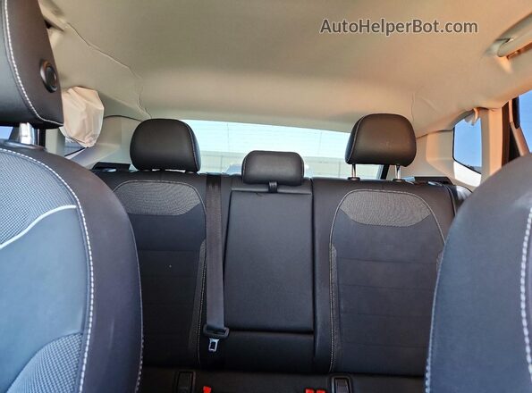 3VVUX7B20RM067777 2024 VOLKSWAGEN TAOS Silver Vista de los asientos traseros