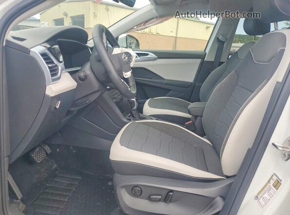 3VVVC7B24SM083163 2025 VOLKSWAGEN TAOS White Vista interior delantera