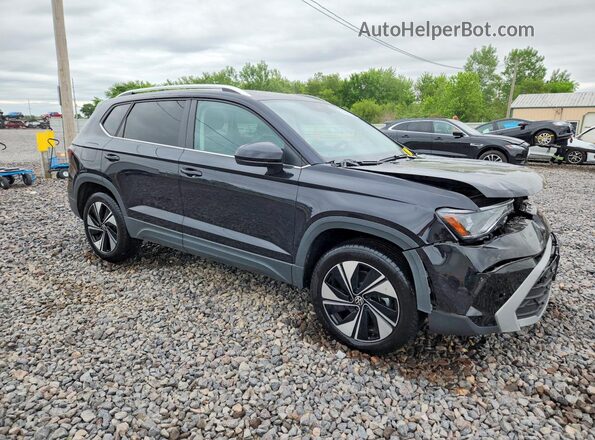 3VVVC7B2XSM009584 2025 VOLKSWAGEN TAOS Черный Передняя правая четверть