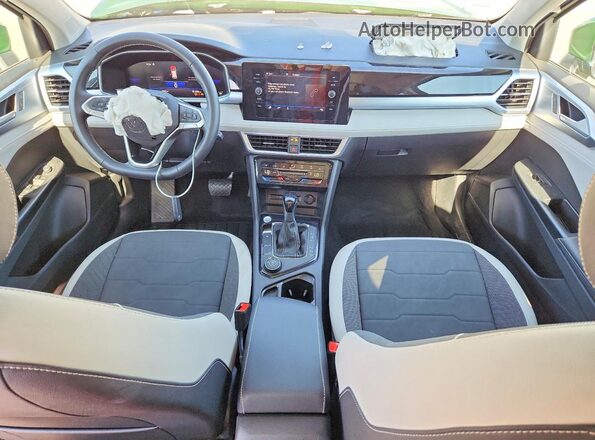 3VVVC7B2XTM039346 2026 VOLKSWAGEN TAOS Green Вид панелі приладів