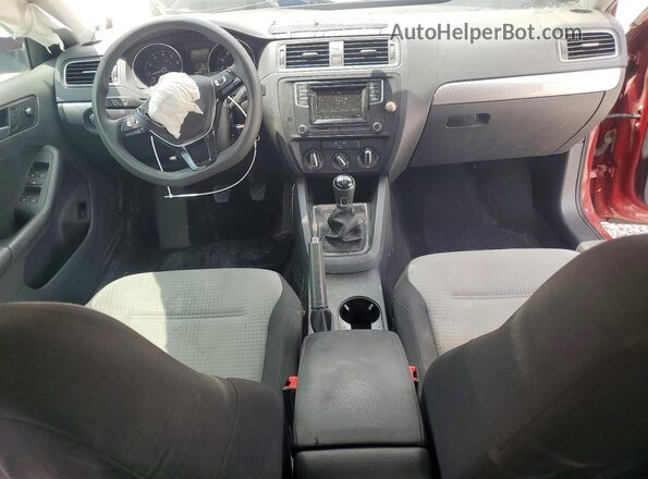 3VW167AJ4HM330815 2017 VOLKSWAGEN JETTA Red წინა პანელის ხედი