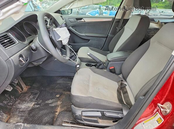 3VW167AJ4HM330815 2017 VOLKSWAGEN JETTA Red წინა სალონის ხედი