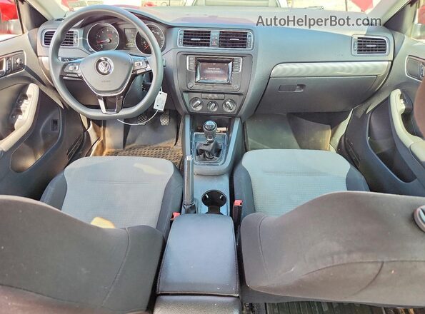 3VW167AJ6HM413209 2017 VOLKSWAGEN JETTA Red Vista del salpicadero