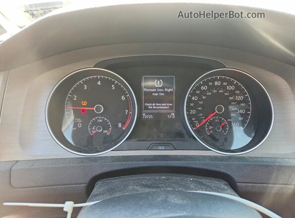 3VW217AU5HM076030 2017 VOLKSWAGEN GOLF Red Սարքավորումների վահանակի տեսք