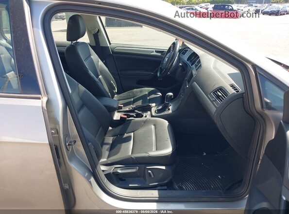 3VW217AU9HM023749 2017 VOLKSWAGEN GOLF Gray Widok wnętrza z przodu
