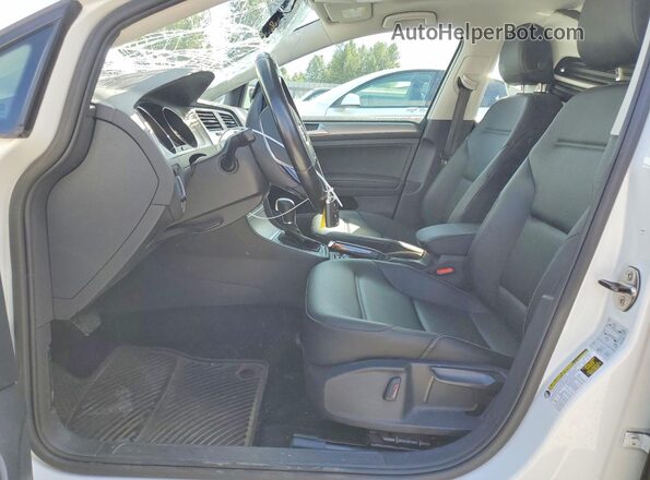 3VW217AUXHM006829 2017 VOLKSWAGEN GOLF White Front interior view