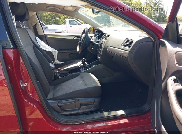 3VW2B7AJ1HM258147 2017 VOLKSWAGEN JETTA Red Front interior view