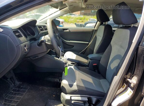 3VW2B7AJ2JM247891 2018 VOLKSWAGEN JETTA Black Front interior view