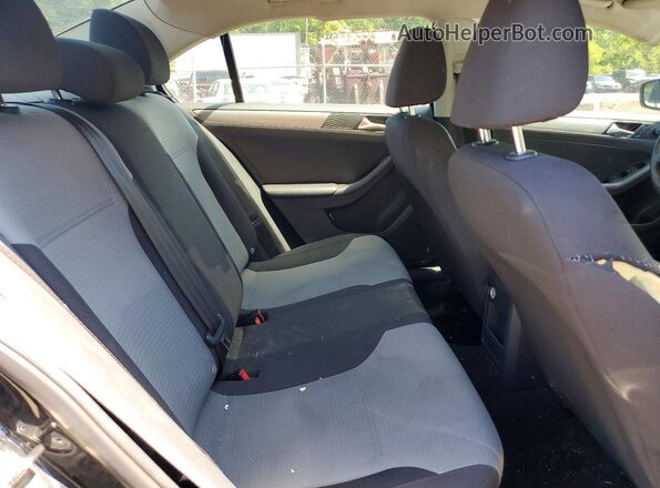 3VW2B7AJ2JM247891 2018 VOLKSWAGEN JETTA Black Rear seats view