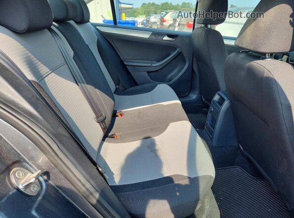 3VW2B7AJ4HM212148 2017 VOLKSWAGEN JETTA Угольный Вид задних сидений