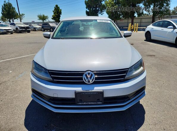 3VW2B7AJ4HM393610 2017 VOLKSWAGEN JETTA Gray Widok z przodu