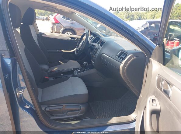 3VW2B7AJ5HM239519 2017 VOLKSWAGEN JETTA Синий Вид салона спереди