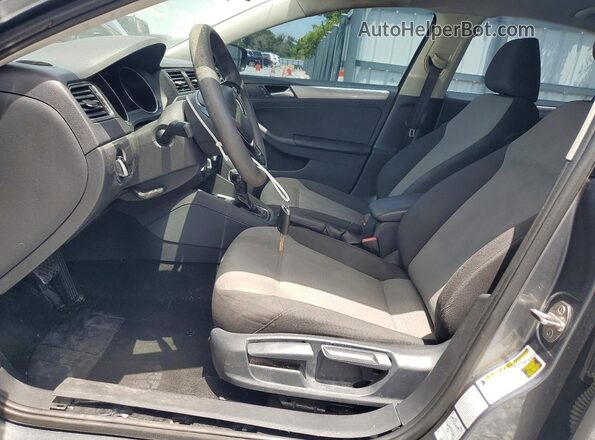 3VW2B7AJ5HM324649 2017 VOLKSWAGEN JETTA Gray Front interior view