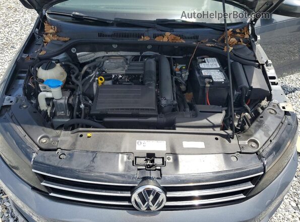 3VW2B7AJ5HM324649 2017 VOLKSWAGEN JETTA Gray Rear interior view