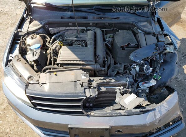 3VW2B7AJ5HM329348 2017 VOLKSWAGEN JETTA Gray Vista interior trasera
