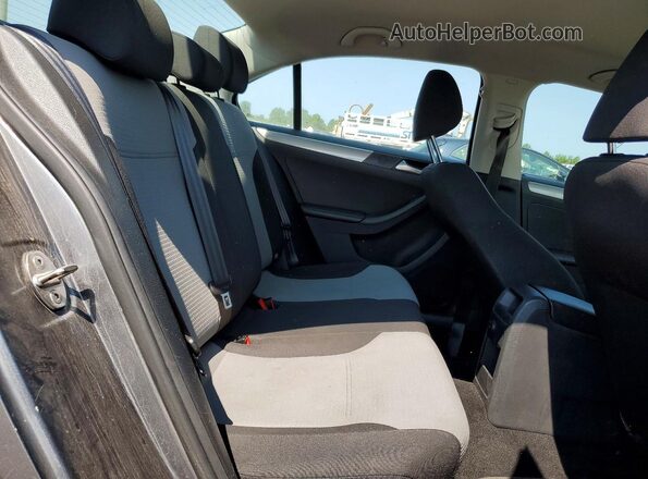 3VW2B7AJ5HM329348 2017 VOLKSWAGEN JETTA Gray Vista de los asientos traseros