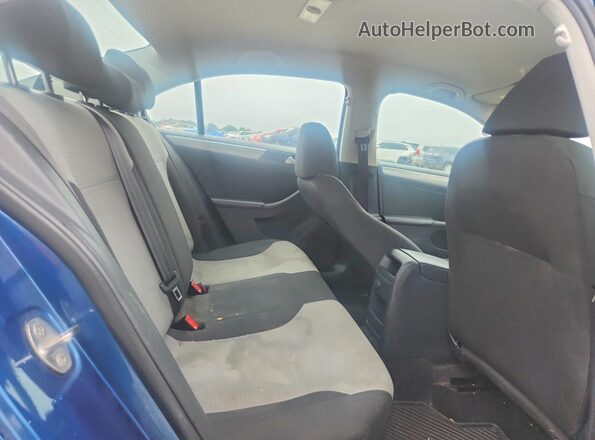 3VW2B7AJ5HM361510 2017 VOLKSWAGEN JETTA Blue Հետևի նստատեղերի տեսք