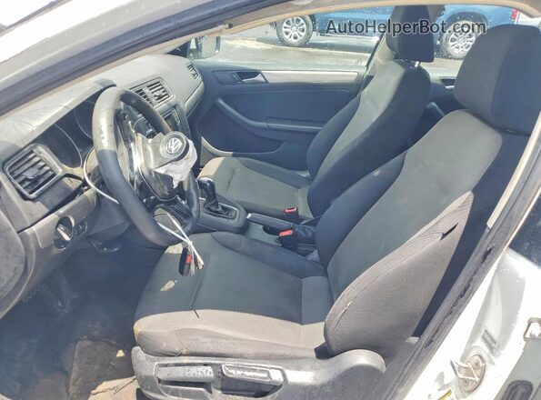 3VW2B7AJ6HM225595 2017 VOLKSWAGEN JETTA Белый Вид салона спереди