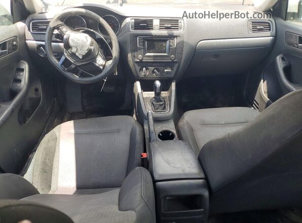 3VW2B7AJ6HM225595 2017 VOLKSWAGEN JETTA Белый Вид панели приборов