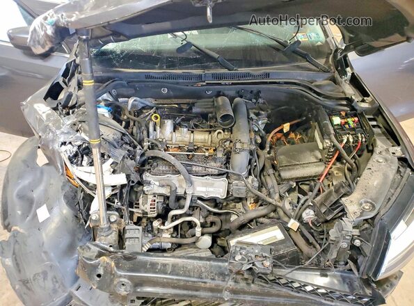 3VW2B7AJ6HM228870 2017 VOLKSWAGEN JETTA Gray Rear interior view