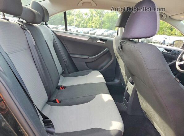 3VW2B7AJ7HM400162 2017 VOLKSWAGEN JETTA Black Vista de los asientos traseros