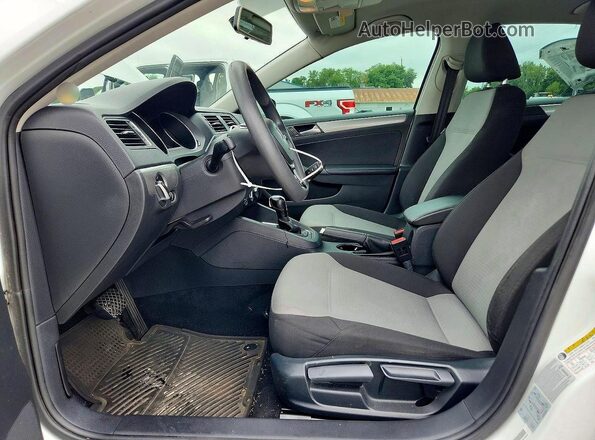 3VW2B7AJ8HM349917 2017 VOLKSWAGEN JETTA White წინა სალონის ხედი