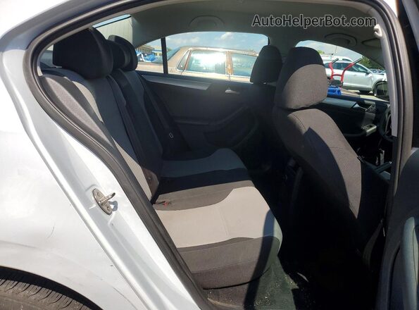 3VW2B7AJ9JM258564 2018 VOLKSWAGEN JETTA Gray Հետևի նստատեղերի տեսք