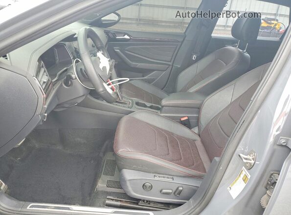 3VW2T7BU9RM047656 2024 VOLKSWAGEN JETTA Gray Front interior view