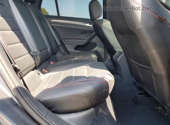 3VW447AU3JM271663 2018 VOLKSWAGEN GTI Gray Rear seats view