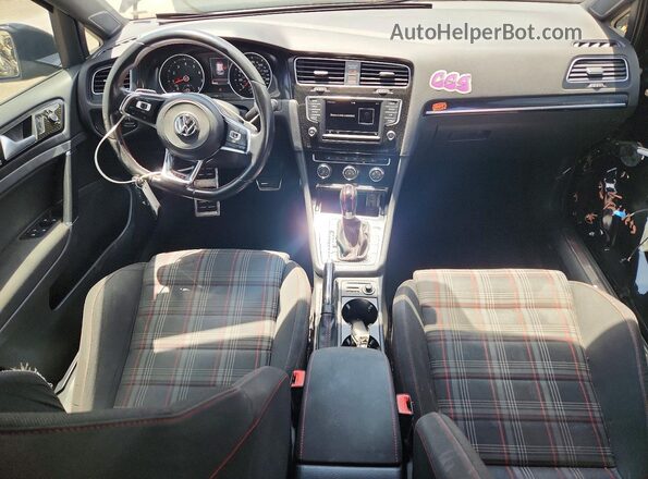3VW447AU7HM040422 2017 VOLKSWAGEN GTI Black Vista del salpicadero