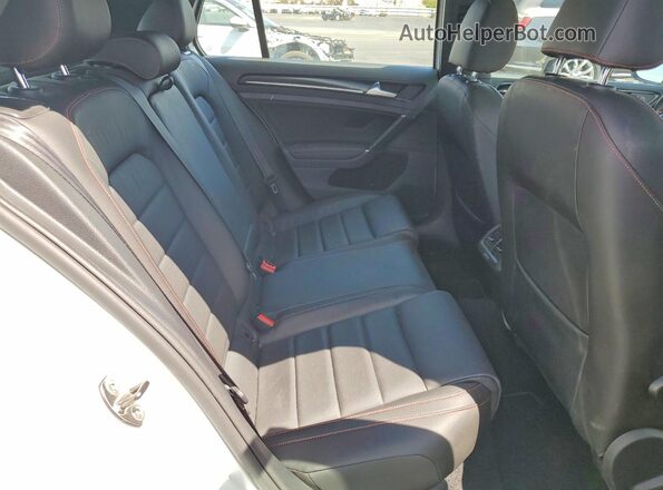 3VW447AU8HM030269 2017 VOLKSWAGEN GTI White უკანა სალონის ხედი
