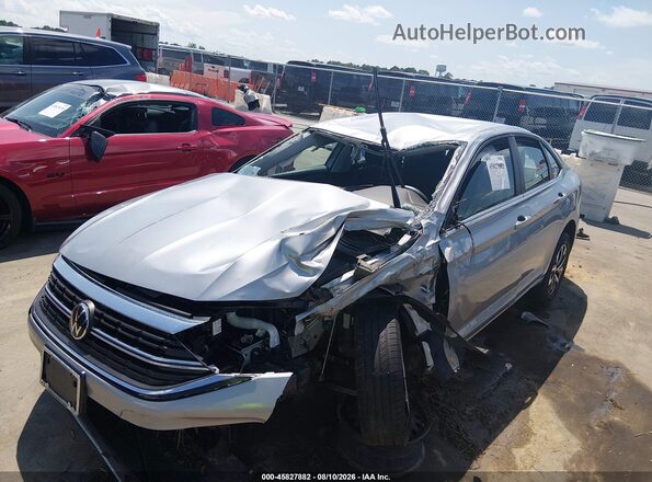 3VW4M7BU3RM082408 2024 VOLKSWAGEN JETTA Silver Front view