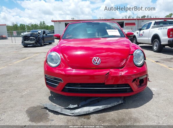 3VW5DAAT3JM516633 2018 VOLKSWAGEN BEETLE Red Vista del cuadro de instrumentos