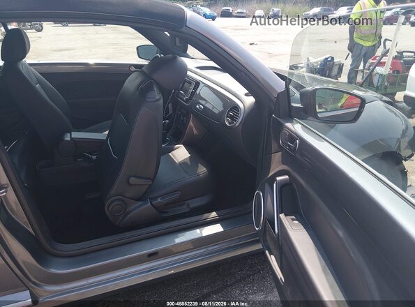 3VW5DAAT4KM505996 2019 VOLKSWAGEN BEETLE Pewter Вид салону спереду